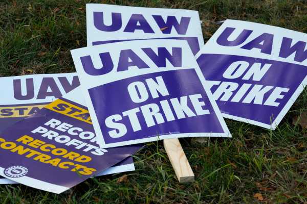 Big Business This Week: Auto Strike Breakthrough, Robotaxis Stalled and More 